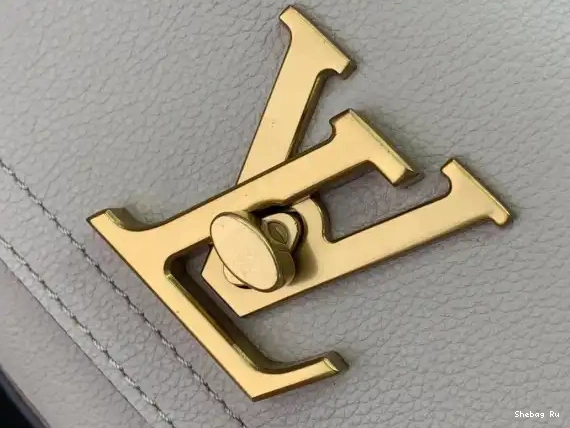 PM LOUIS CHAIN LOCKME VUITTON 0520